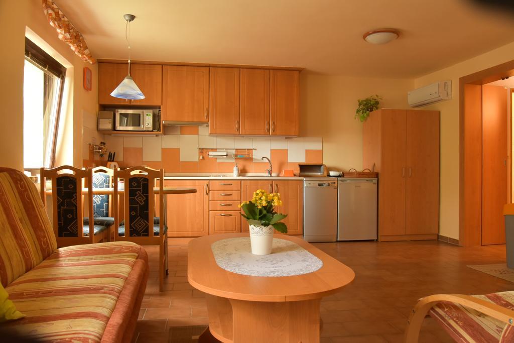 Za Kaplicku Guest House Hovorany Exterior photo